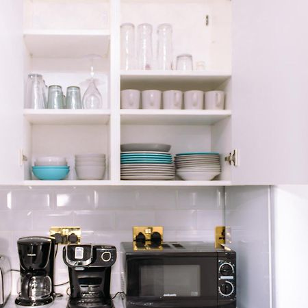 Nice 4 Bedroom Apartment Near City Centre 2-Min Walk To Metro !! Business & Family Friendly!! London Exterior foto