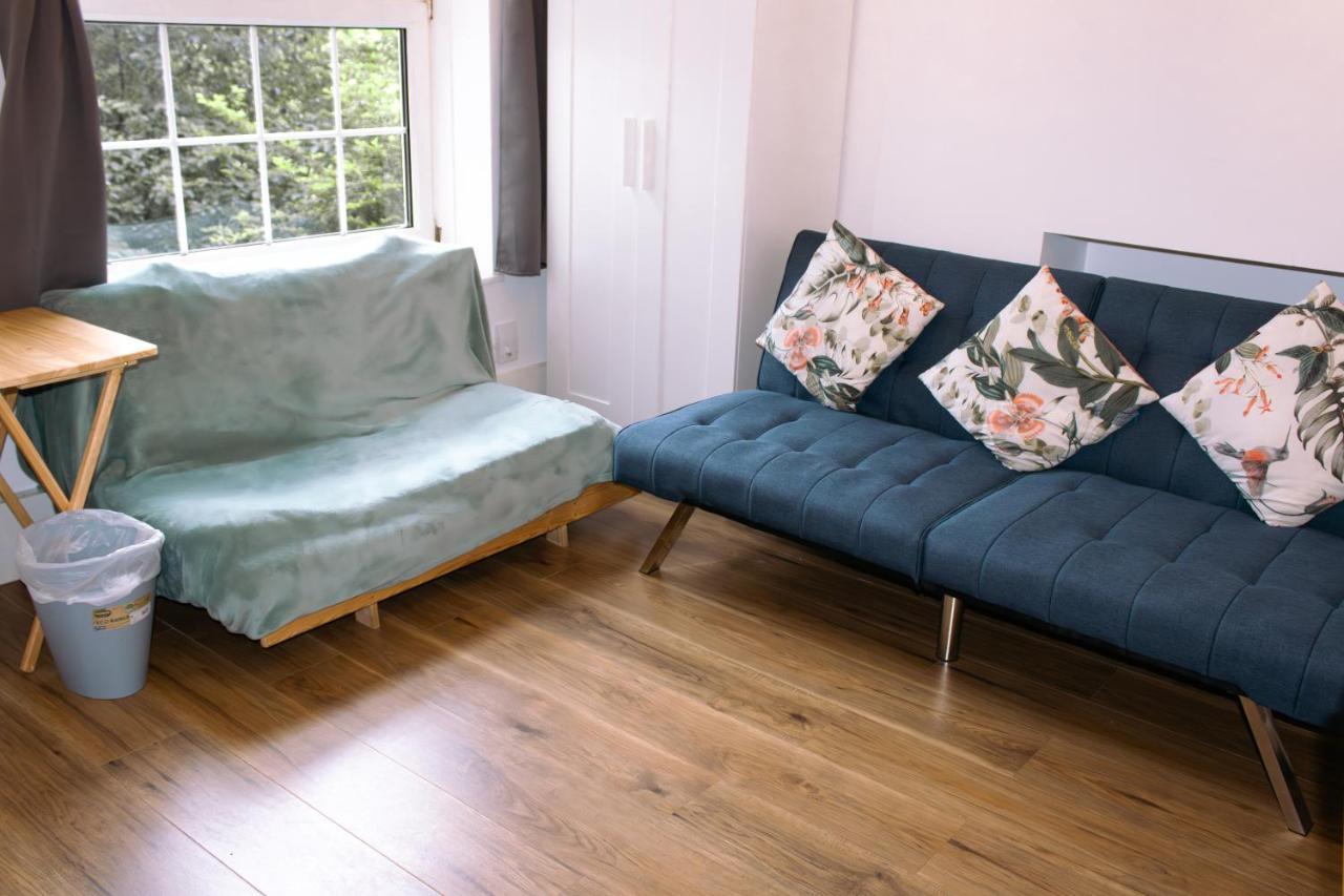 Nice 4 Bedroom Apartment Near City Centre 2-Min Walk To Metro !! Business & Family Friendly!! London Exterior foto