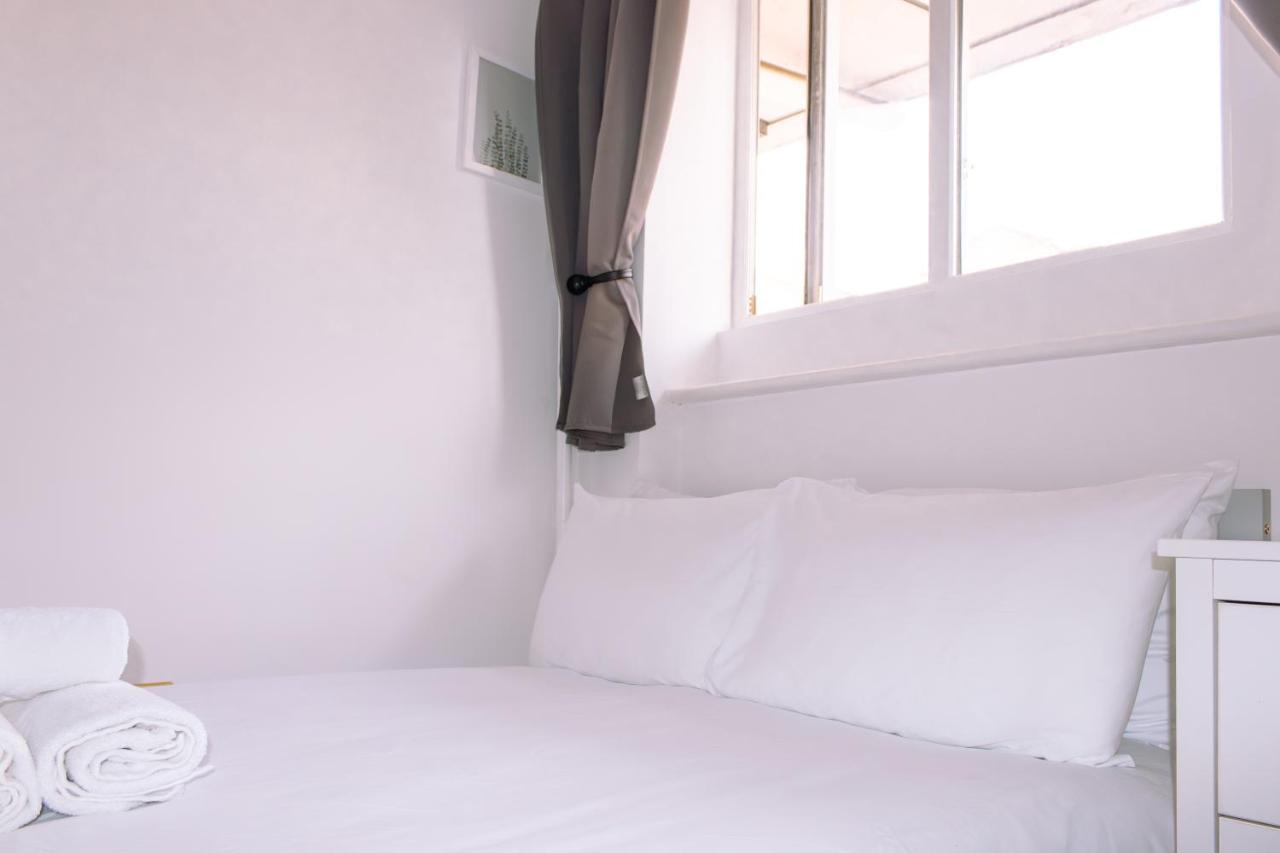 Nice 4 Bedroom Apartment Near City Centre 2-Min Walk To Metro !! Business & Family Friendly!! London Exterior foto