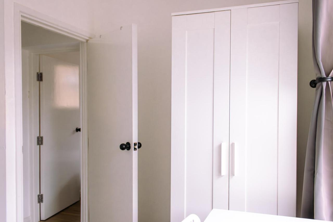 Nice 4 Bedroom Apartment Near City Centre 2-Min Walk To Metro !! Business & Family Friendly!! London Exterior foto