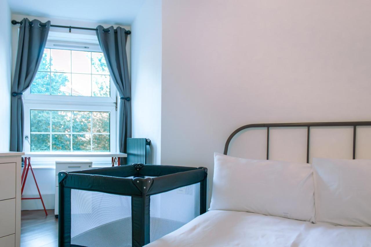 Nice 4 Bedroom Apartment Near City Centre 2-Min Walk To Metro !! Business & Family Friendly!! London Exterior foto